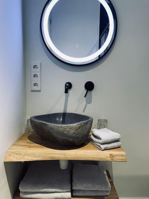 Cozy Appartment On The Farm 루넌안더페흐트 외부 사진
